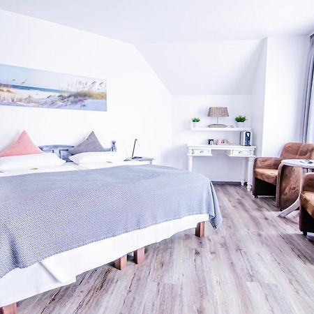Hotel Blischke คาโรลิเนนซีล ภายนอก รูปภาพ