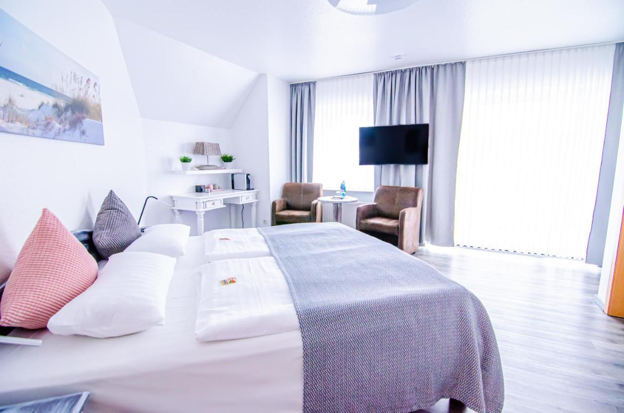 Hotel Blischke คาโรลิเนนซีล ภายนอก รูปภาพ